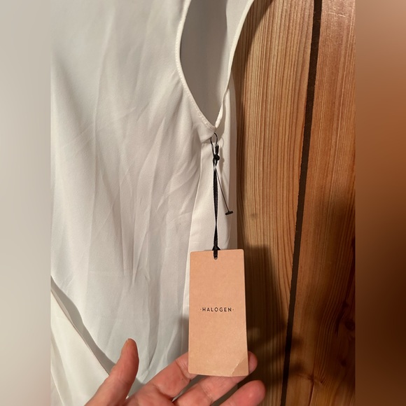 Halogen Women’s New White Blouse Top Size M V Neck Wrap pleated High-Low edge - Picture 6 of 10